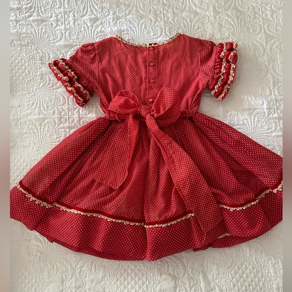 Martha’s Miniature Vintage Dress with Sewn in Petticoat - Picture 4 of 8